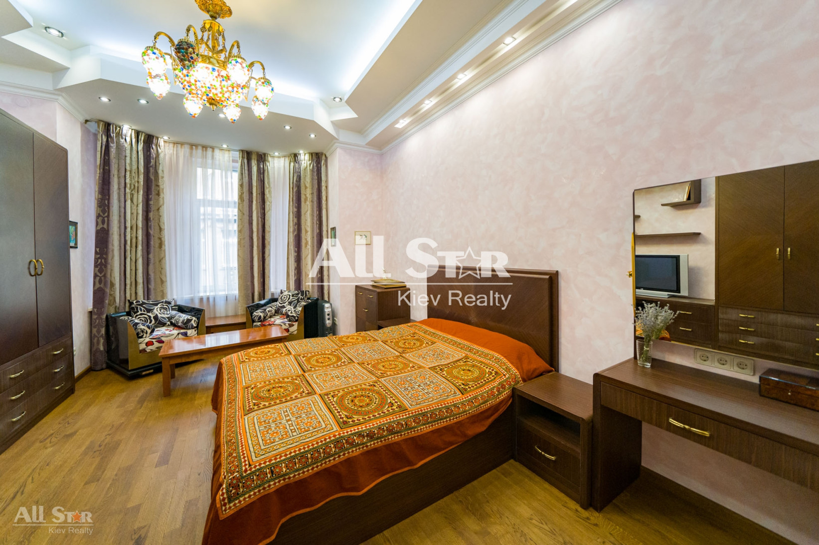 Аренда 3к квартиры в Киеве,  Крещатик ул., 15 8