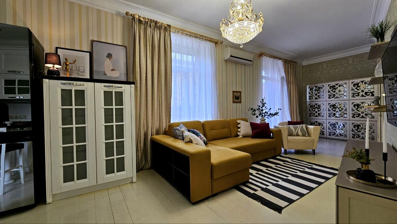 Аренда 2к квартиры в Киеве, Крещатик ул., 21 0