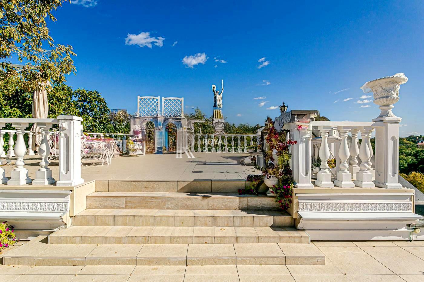 Аренда 4к дома в Киеве,  Редутная ул., 53 42