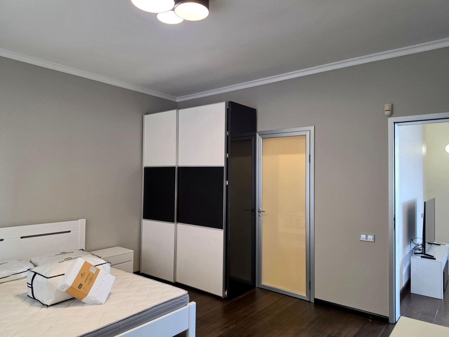 Аренда 3к квартиры в Киеве,  Старонаводницкая ул., 6Б 16