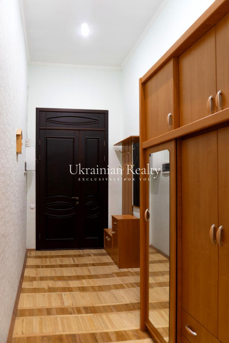 Аренда 2к квартиры в Киеве,  Богдана Хмельницкого ул., 10 12