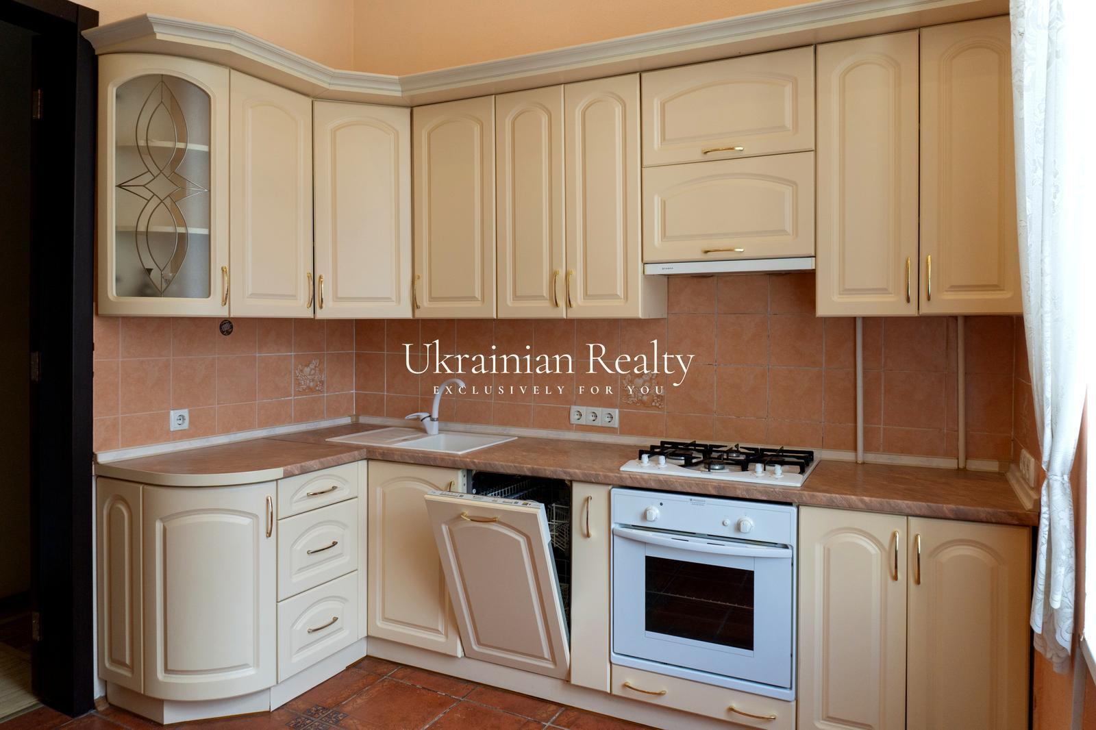Аренда 2к квартиры в Киеве,  Богдана Хмельницкого ул., 10 13