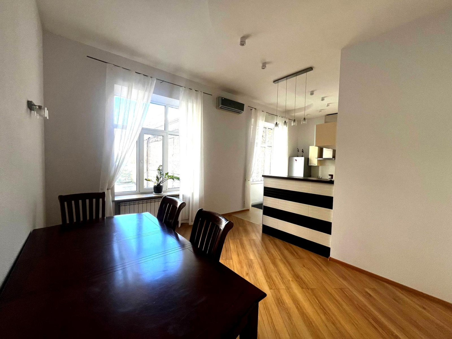 Аренда 2к квартиры в Киеве,  Терещенковская ул., 7 7