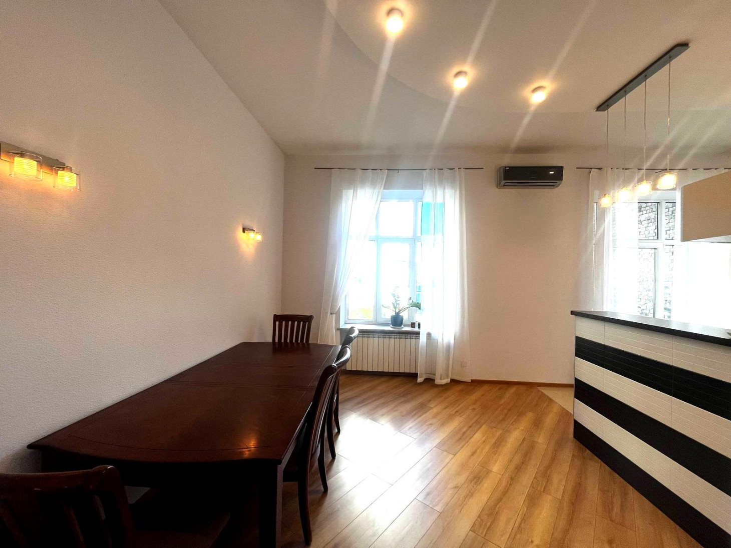 Аренда 2к квартиры в Киеве,  Терещенковская ул., 7 11