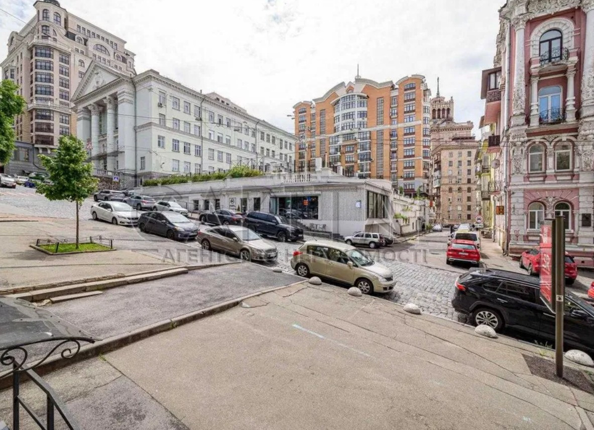 Продажа 2к квартиры в Киеве, Лютеранская ул., 7/10 9