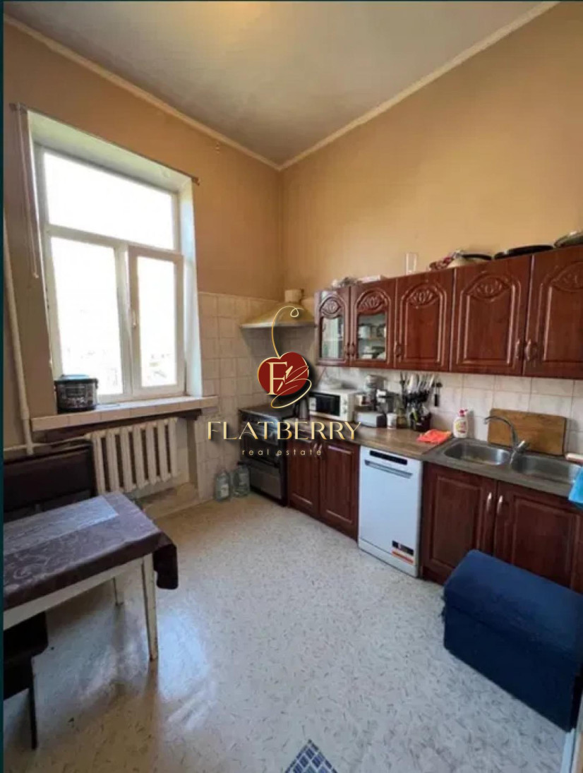 Продажа 2к квартиры в Киеве, Богдана Хмельницкого ул., 63 0