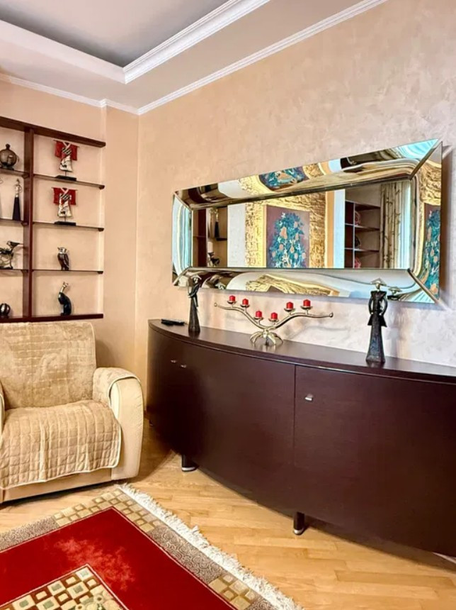 Аренда 3к квартиры в Киеве,  Шелковичная ул., 18Б 12