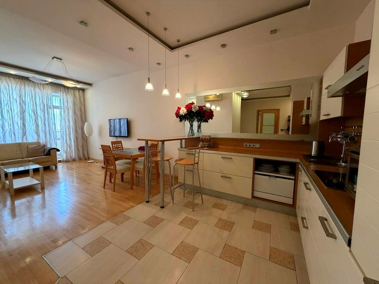 Аренда 3к квартиры в Киеве,  Ковпака ул., 17 0