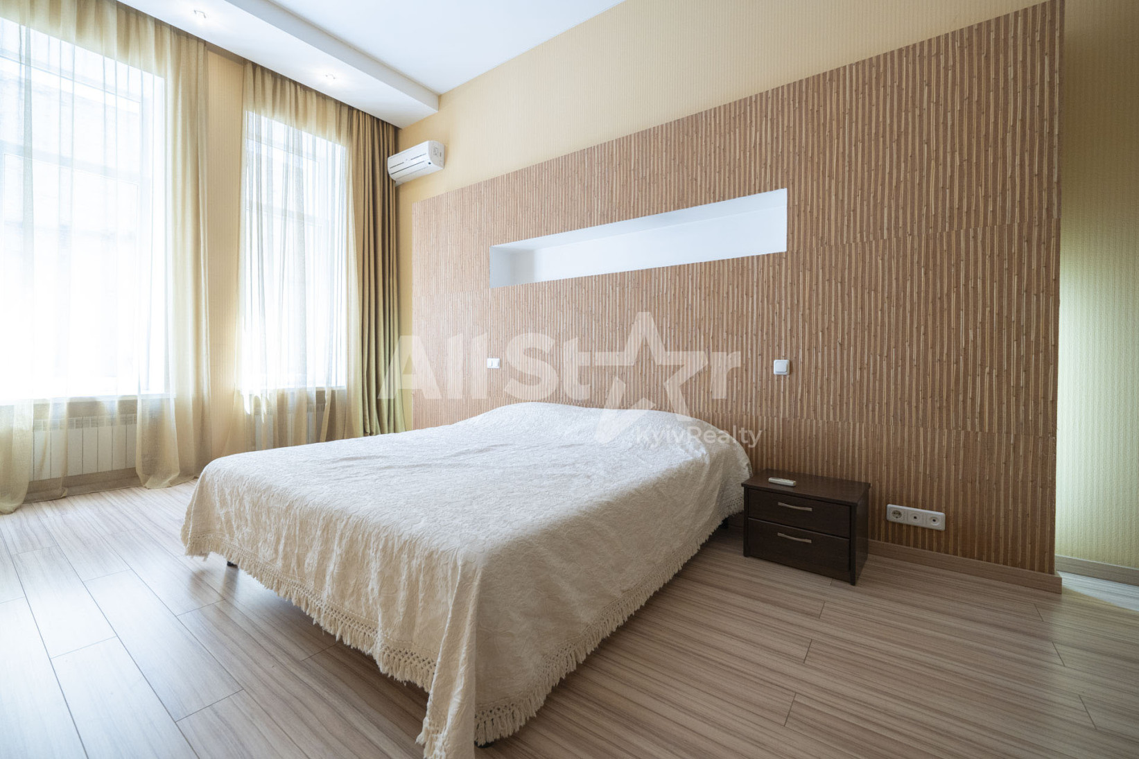 Аренда 4к квартиры в Киеве,  Заньковецкой ул., 7 7
