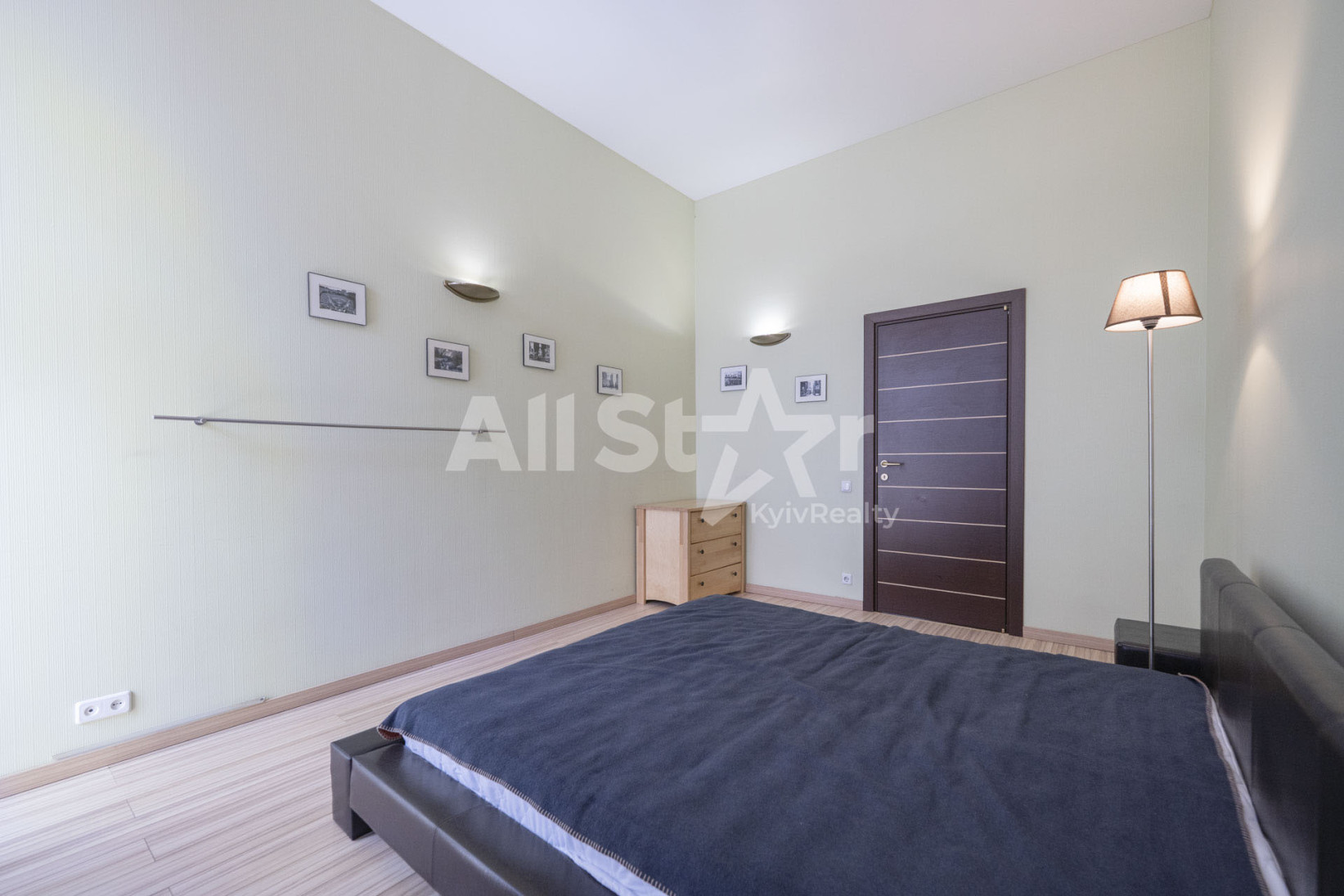 Аренда 4к квартиры в Киеве,  Заньковецкой ул., 7 9
