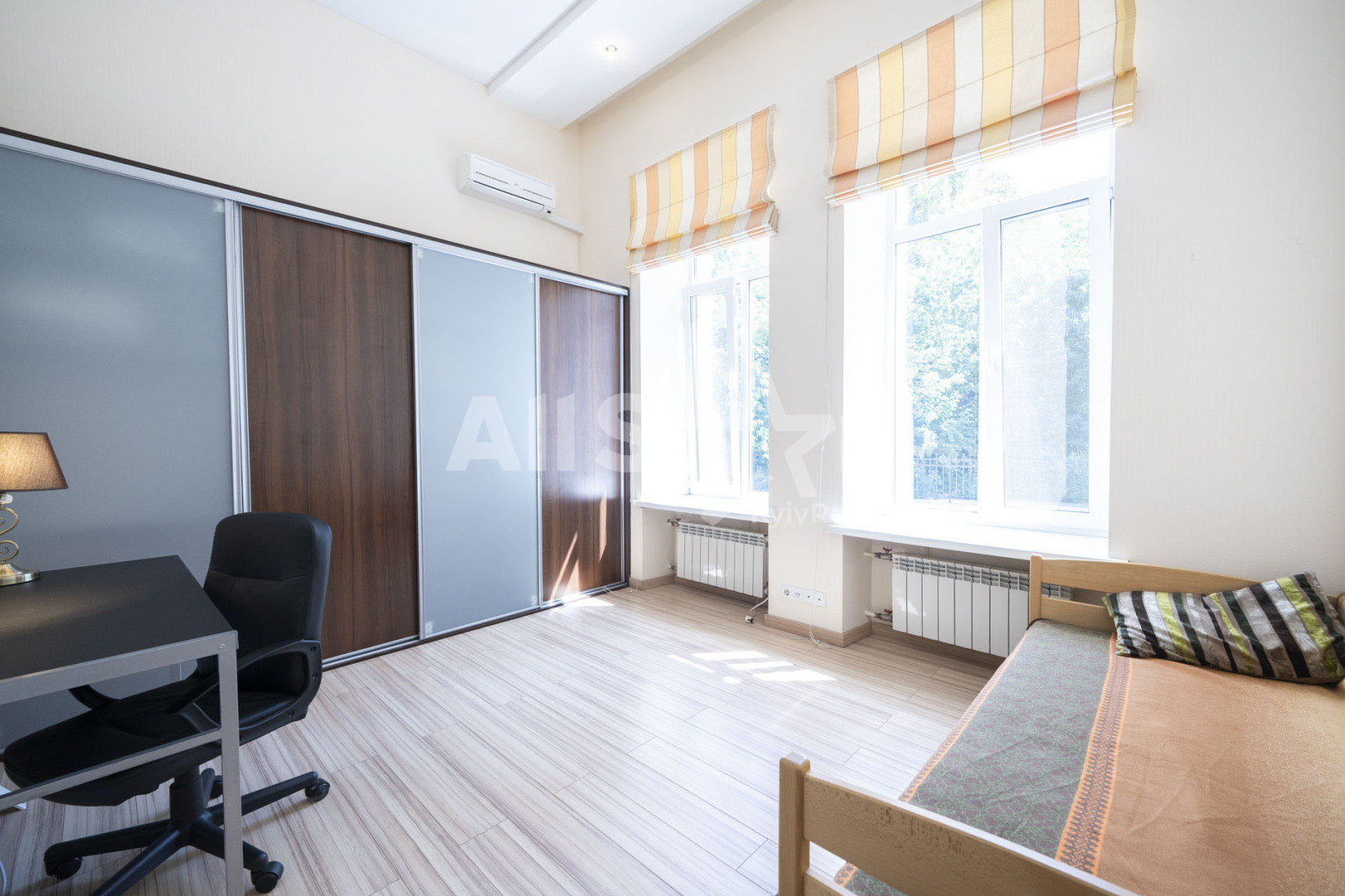 Аренда 4к квартиры в Киеве,  Заньковецкой ул., 7 13