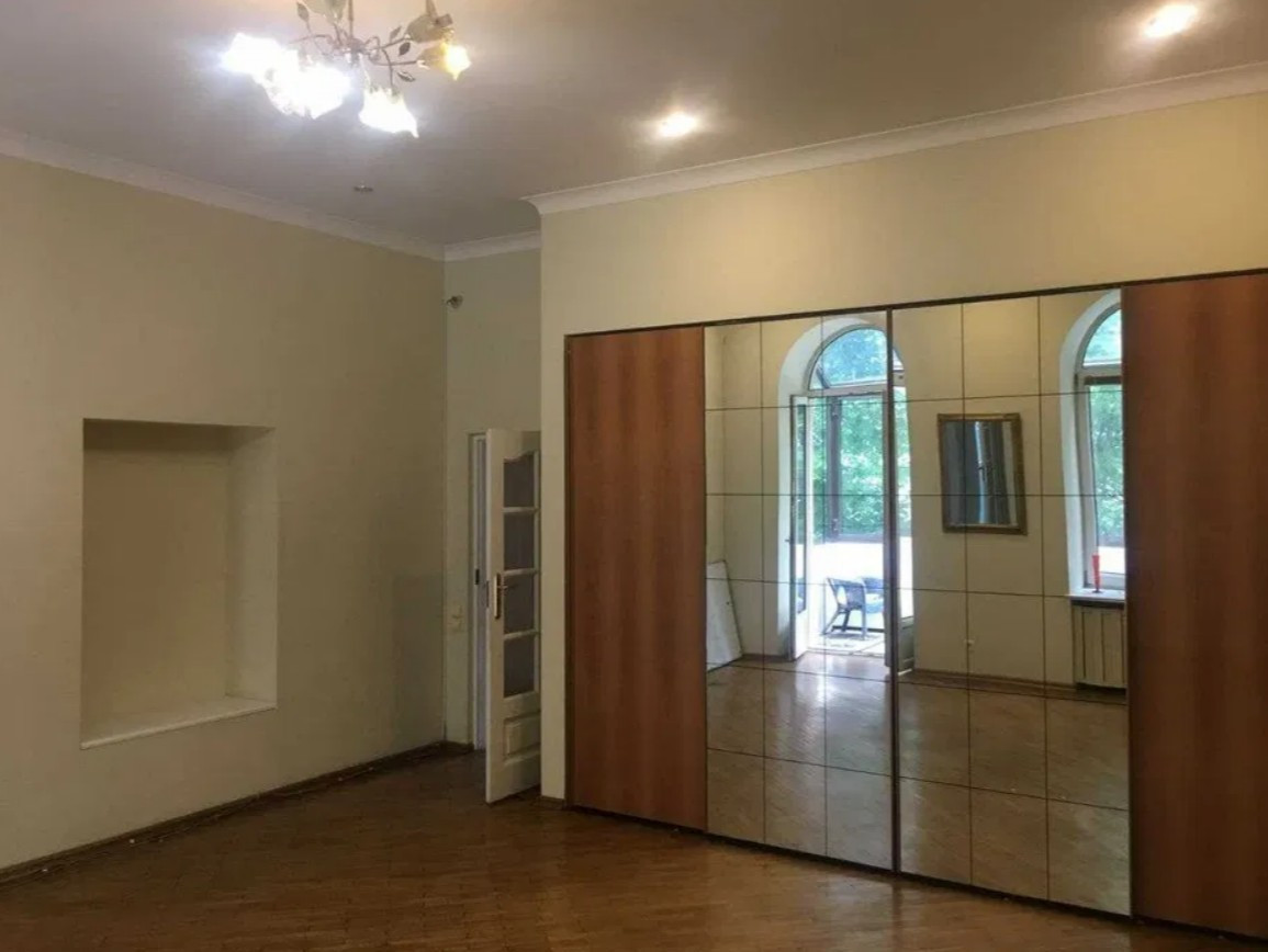 Аренда 3к квартиры в Киеве,  Лютеранская ул. 5