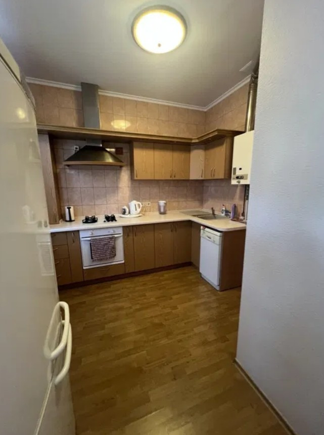 Аренда 4к дома в Киеве,  Бусловская ул. 17