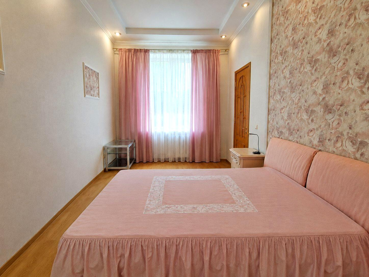 Аренда 3к квартиры в Киеве, Гончара Олеся ул., 25 3