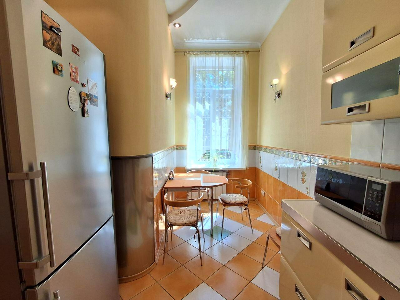 Аренда 3к квартиры в Киеве, Гончара Олеся ул., 25 13