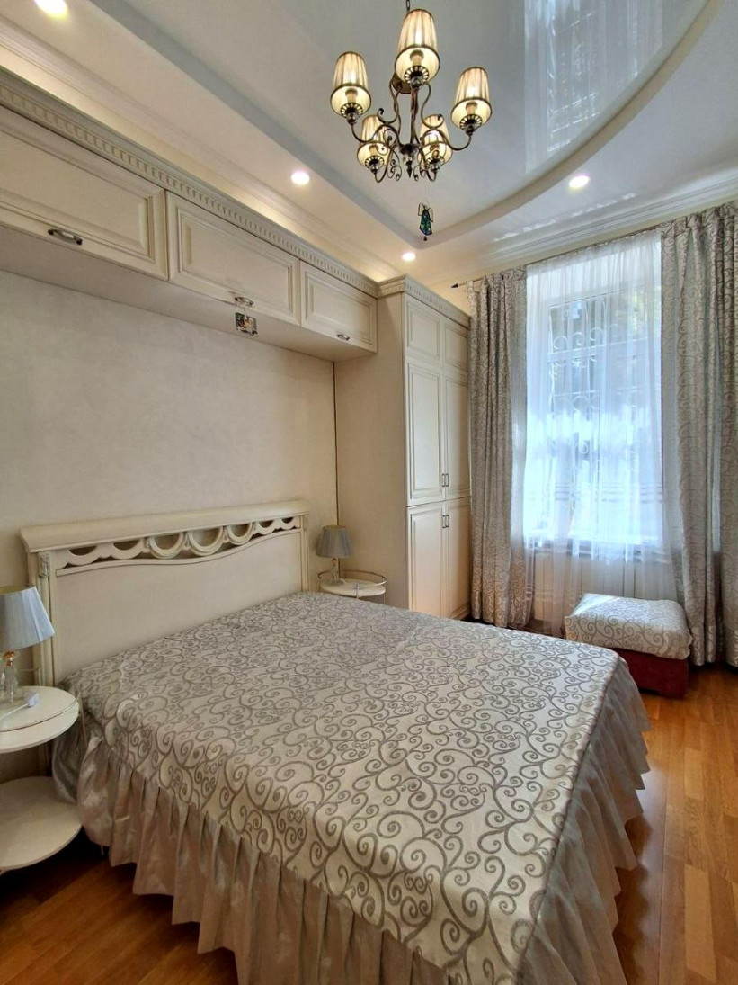 Аренда 3к квартиры в Киеве, Гончара Олеся ул., 25 14
