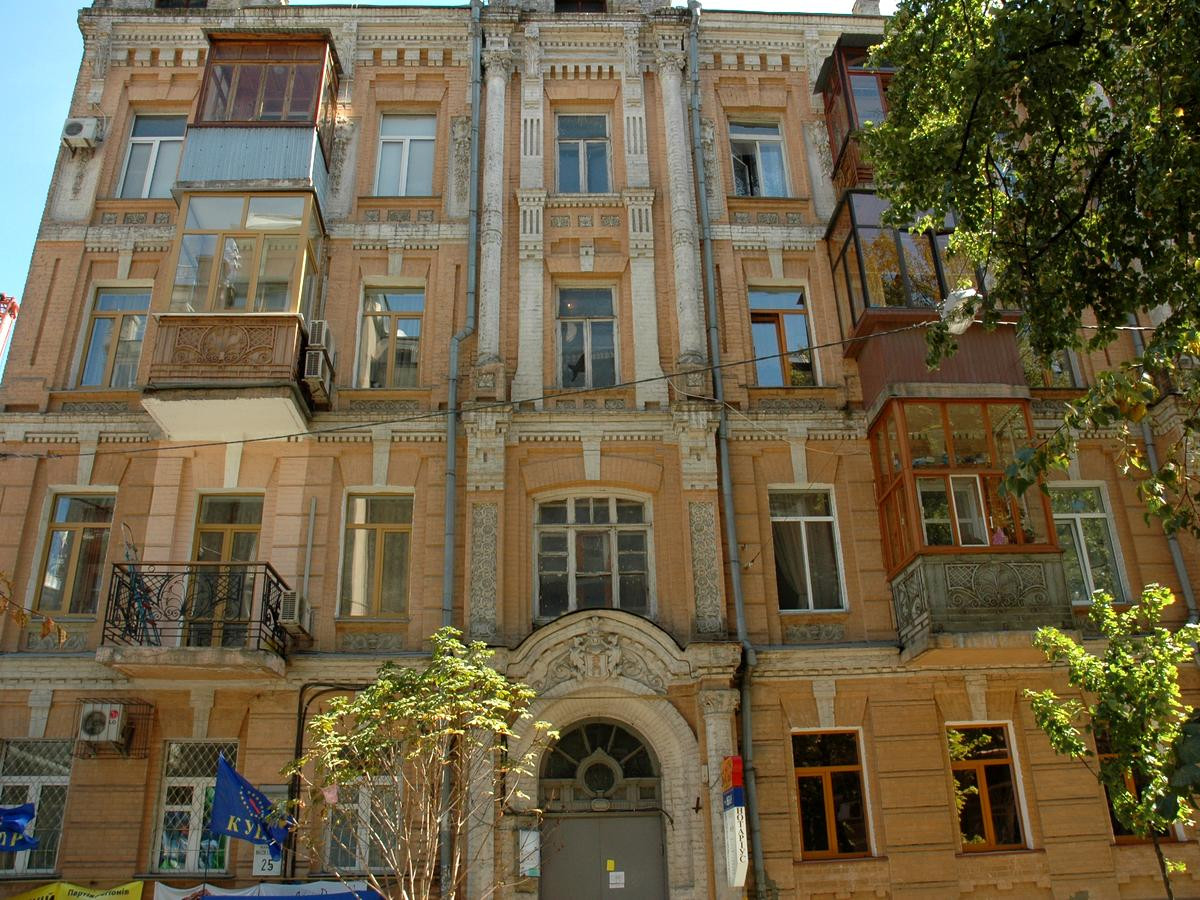 Аренда 3к квартиры в Киеве, Гончара Олеся ул., 25 17