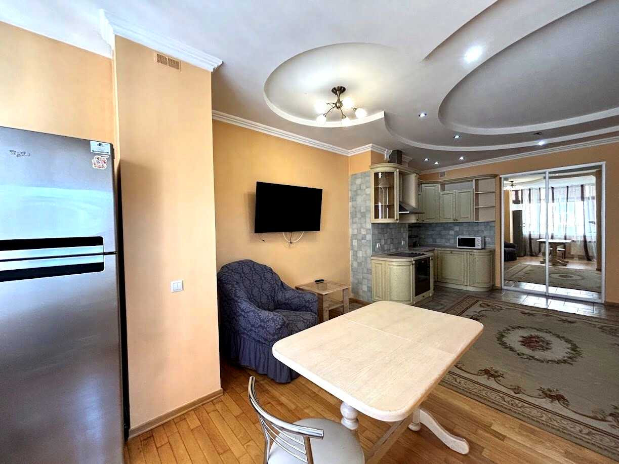 Аренда 4к квартиры в Киеве,  ЖК Творец, Коновальца ул. (Щорса ул.), 32В 1