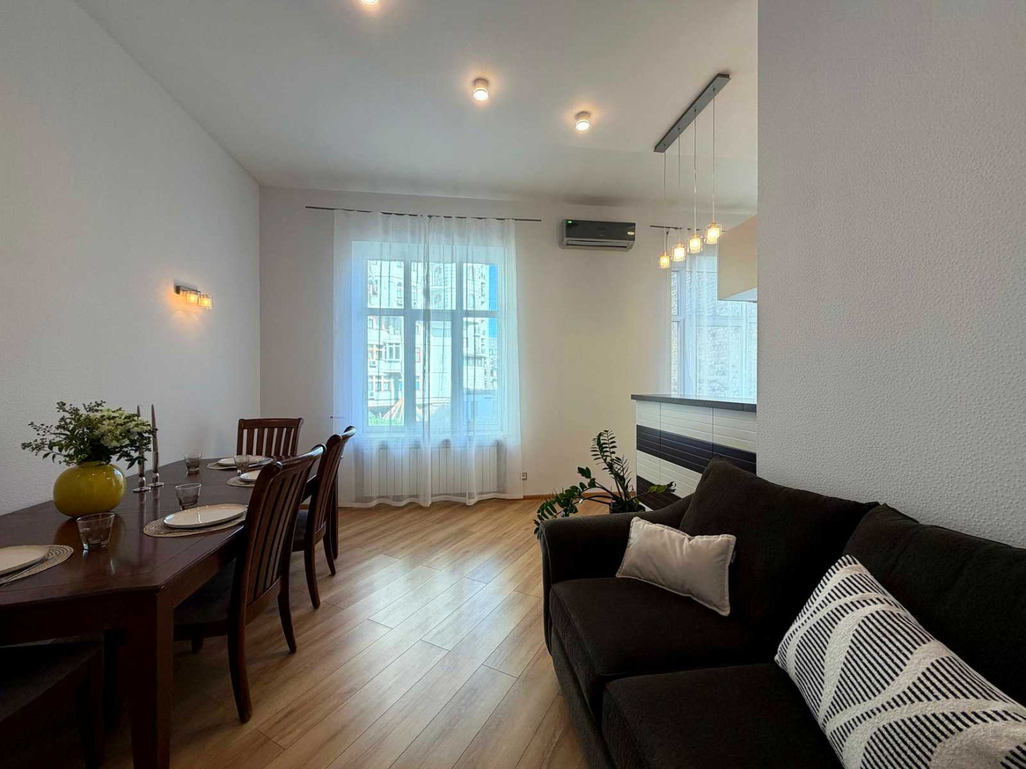 Аренда 2к квартиры в Киеве,  Терещенковская ул., 7 6