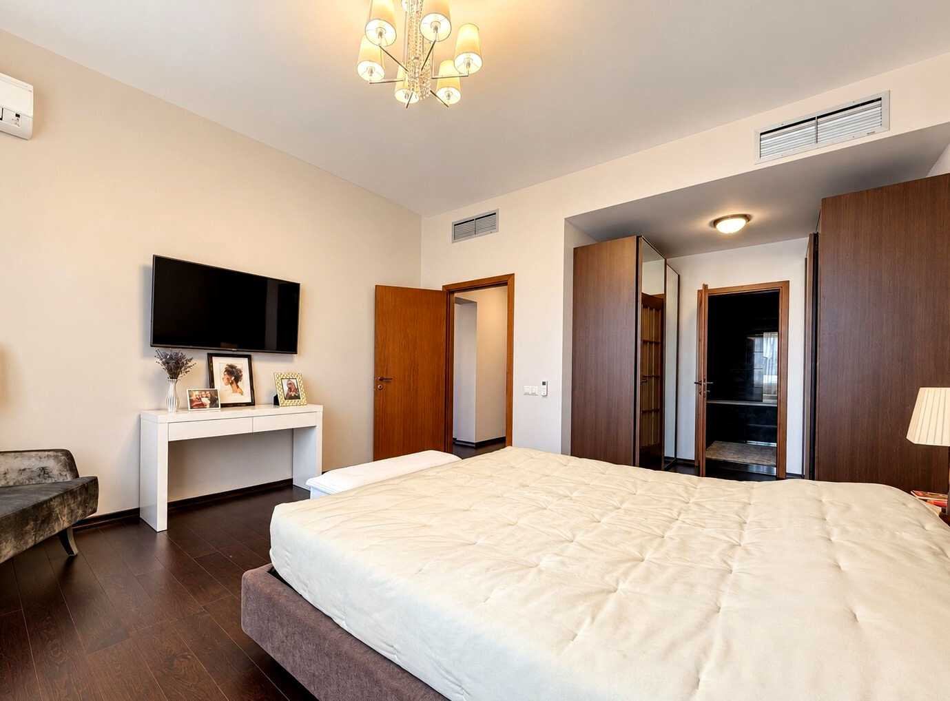 Аренда 4к квартиры в Киеве,  Кропивницкого ул., 10 12