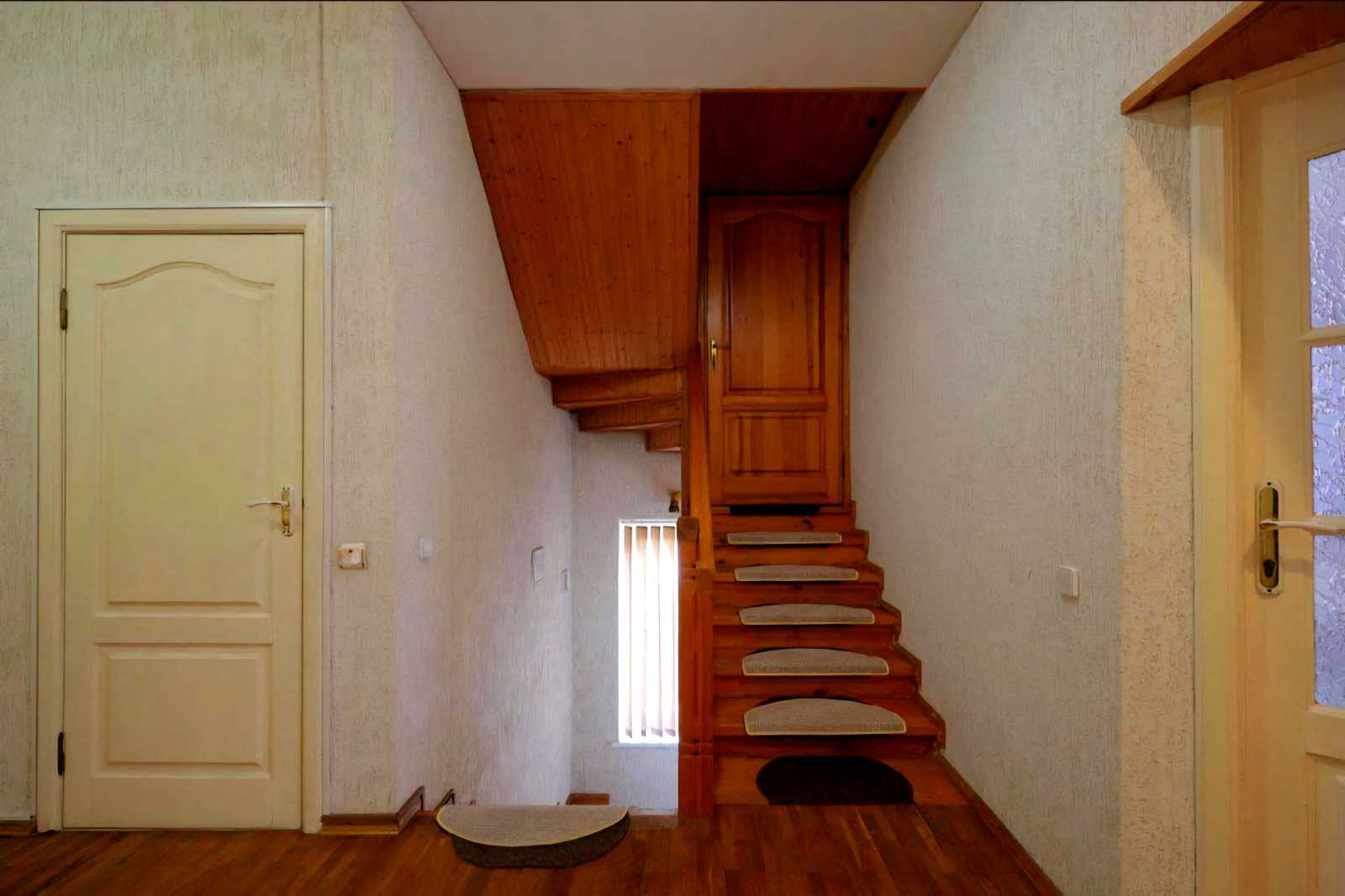 Аренда 6к дома в Киеве,  Черняховского ул. 8