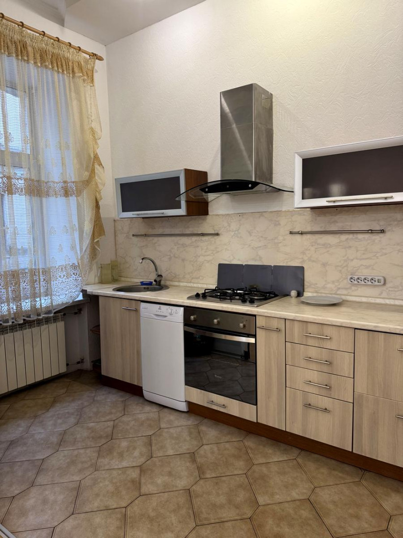 Аренда 3к квартиры в Киеве, Шота Руставели ул., 34 11