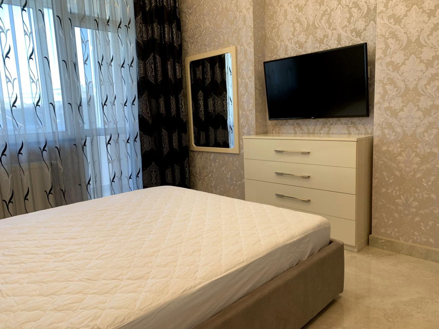 Аренда 2к квартиры в Киеве, ЖК Роял Тауер, Саксаганского ул., 37К 4