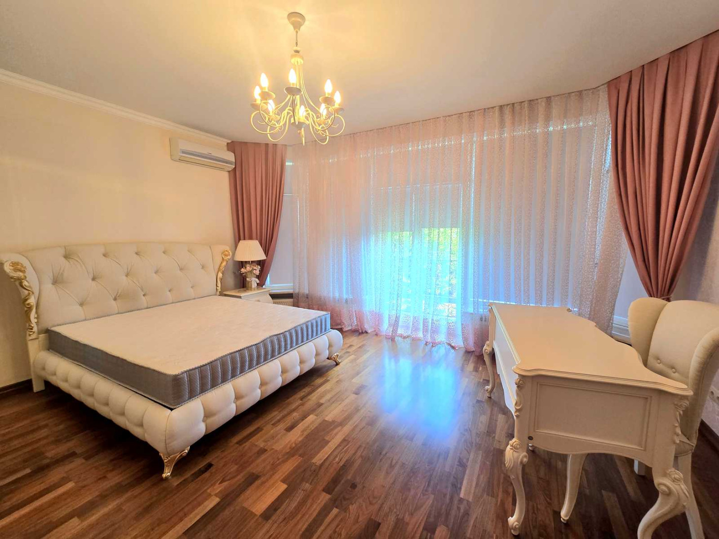 Аренда 7к дома в Киеве,  Чайки 26