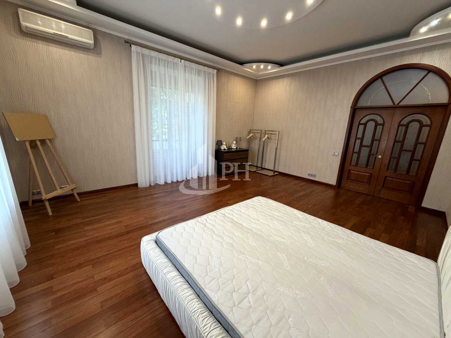 Аренда 3к квартиры в Киеве,  Крещатик ул., 15 2
