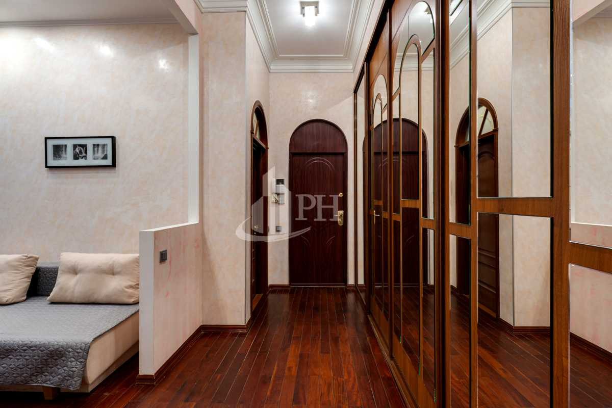 Аренда 3к квартиры в Киеве,  Крещатик ул., 15 8