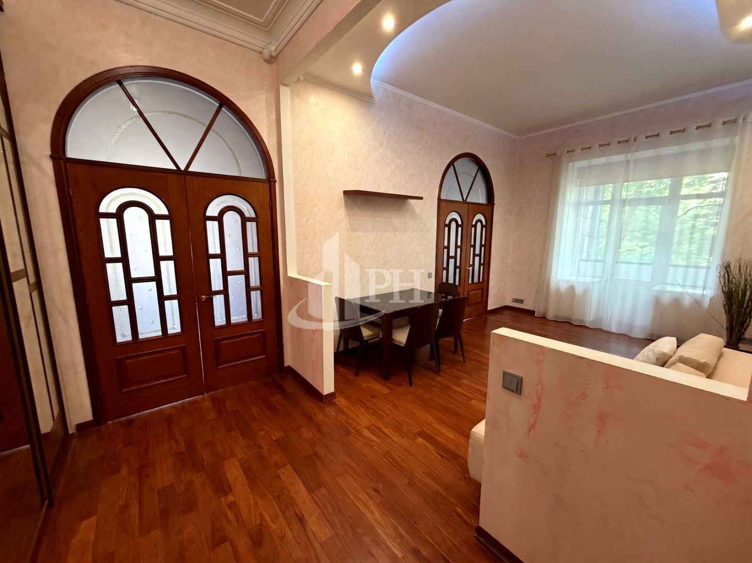 Аренда 3к квартиры в Киеве,  Крещатик ул., 15 9