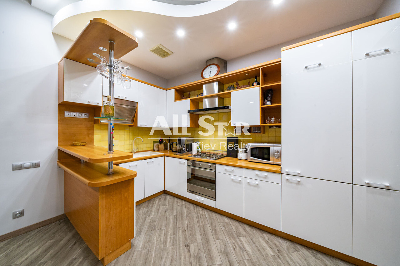 Продажа 3к квартиры в Киеве,  Богдана Хмельницкого ул., 57 0
