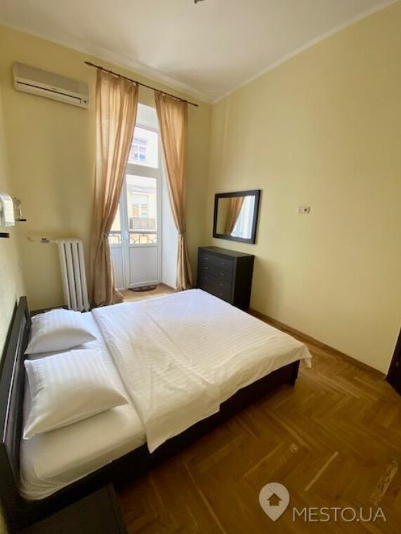 Продажа 3к квартиры в Киеве,  Пушкинская ул., 21 22