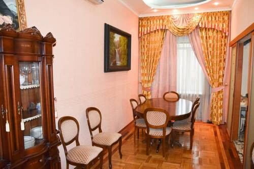 Продаж 4к квартири в Києві, Руставелі Шота вул., 40/10 13