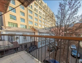 Продажа 2к квартиры в Киеве,  Большая Житомирская ул., 4В 10