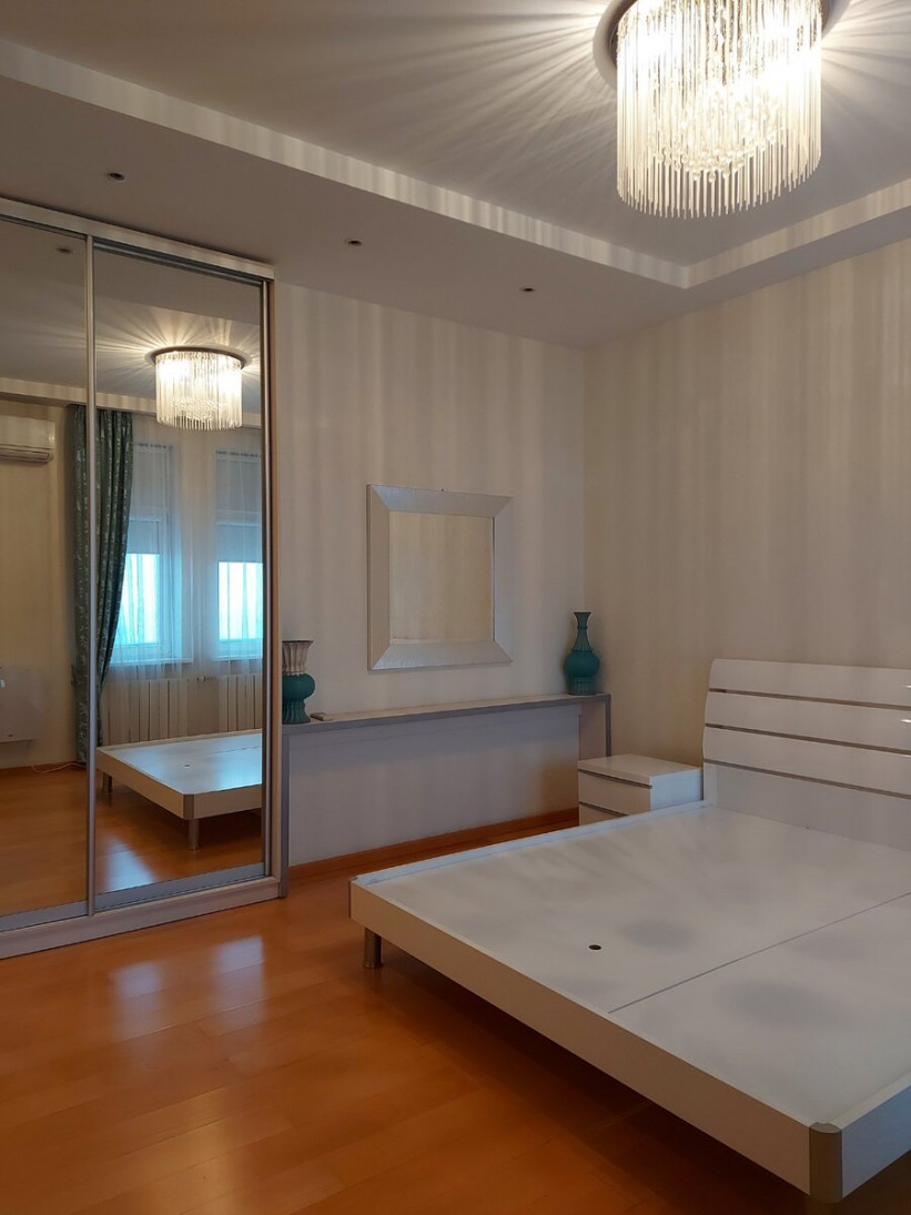 Продажа 3к квартиры в Киеве,  Панаса Мирного ул., 17 3