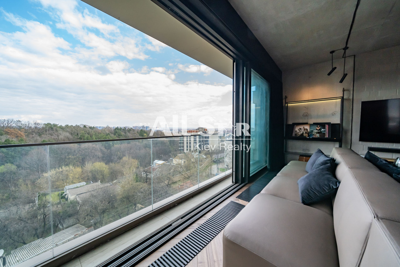 Продажа 4к квартиры в Киеве,  ЖК The Garden, Бусловская ул., 15 2