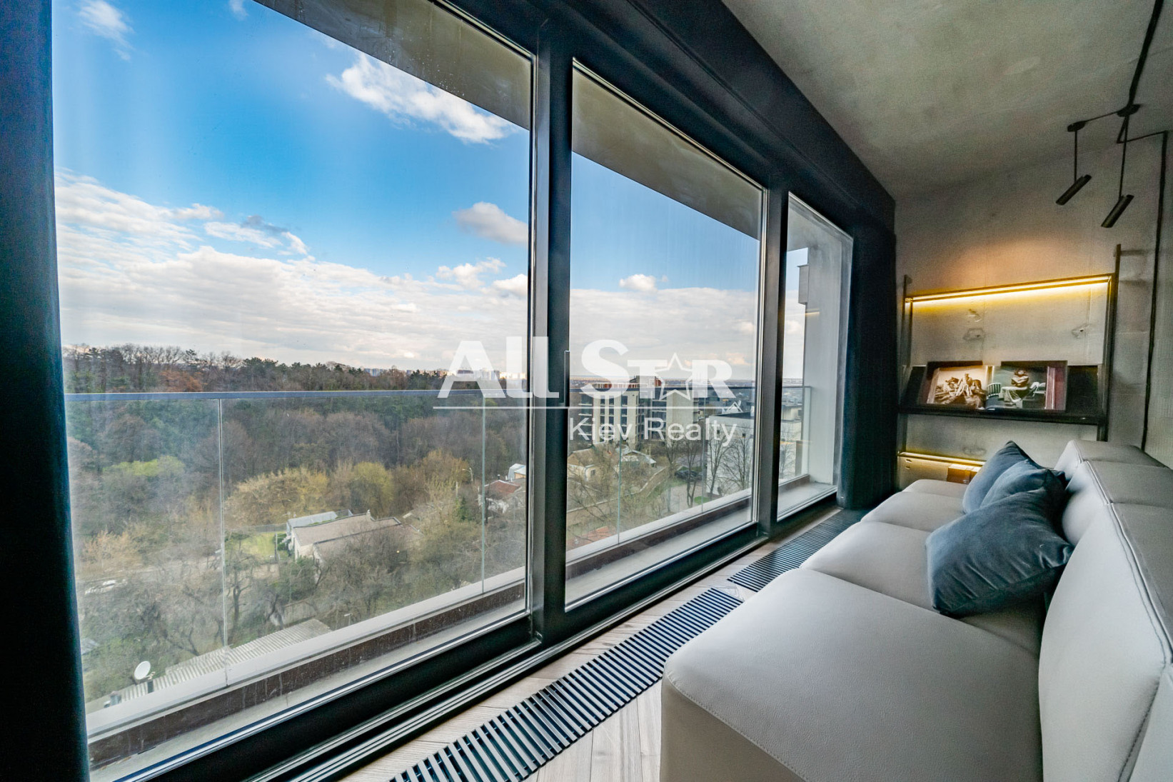 Продажа 4к квартиры в Киеве,  ЖК The Garden, Бусловская ул., 15 8